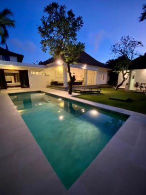 Villa EMMA | heart of Seminyak | 350m Beach